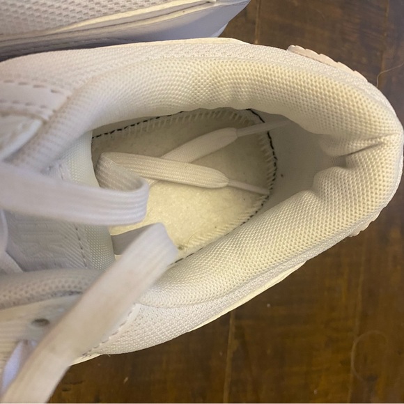 Nike  Air Max Sneakers - Picture 10 of 13